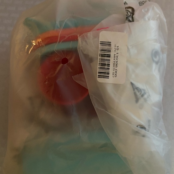 SOLD! Tupperware Mini Party Set - Picture 3 of 3